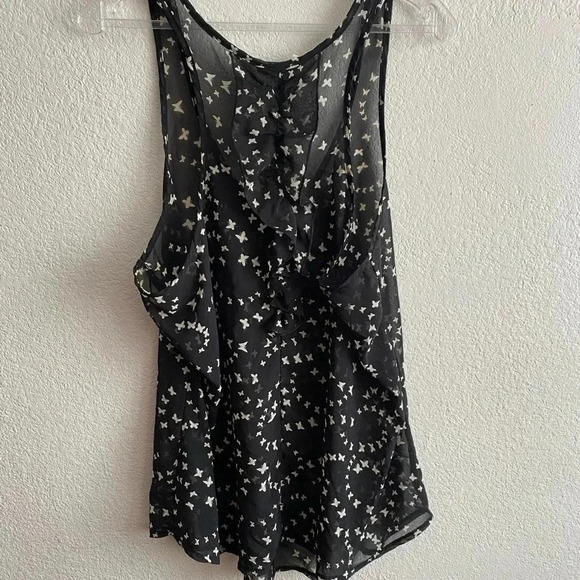 💥Libian Preowned Plus-Size Lightweight Butterfly’s Print Top - Picture 2 of 6